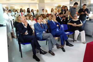 Pubblico inaugurazione microscopio confocale