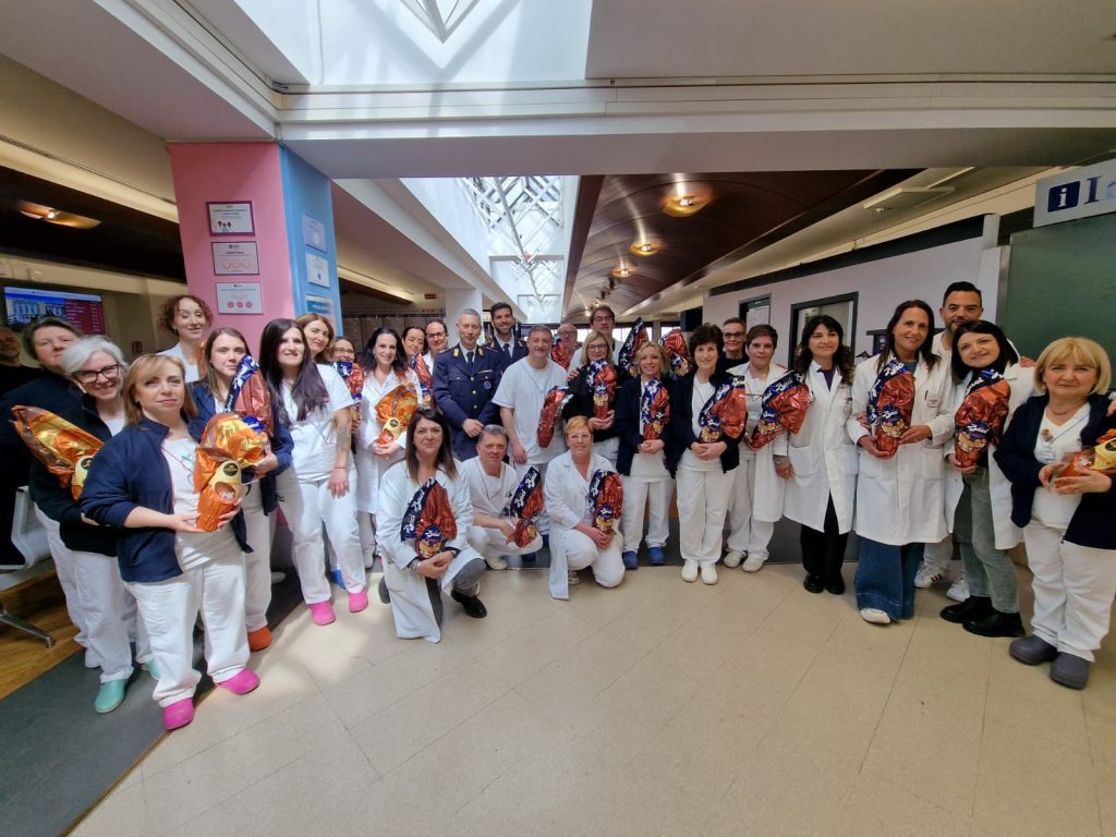 Polizia uova 1 aprile