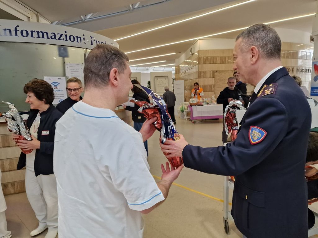 Consegna uova marzo uomo